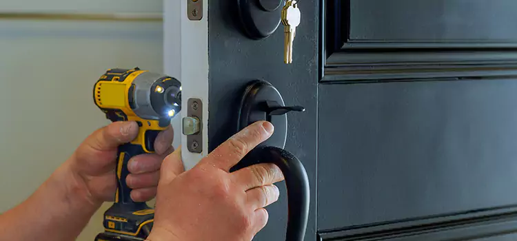 Commercial Door Lock Installation Brooklyn Center